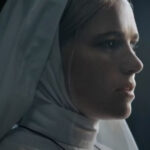 Молодая монахиня противостоит дьяволу в трейлере фильма ужасов «Зловещий свет»