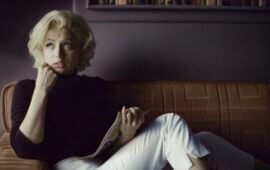 Норма Джин через силу играет Мэрилин Монро в трейлере байопика «Блондинка»