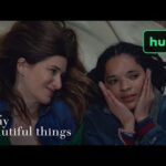Трейлер сериала «Tiny Beautiful Things» с Кэтрин Хан в главной роли. Шоу основано на книге Ш...