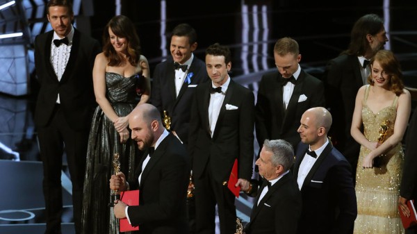 Пощечина на сцене и украденные статуэтки: 10 главных скандалов за всю историю «Оскара»