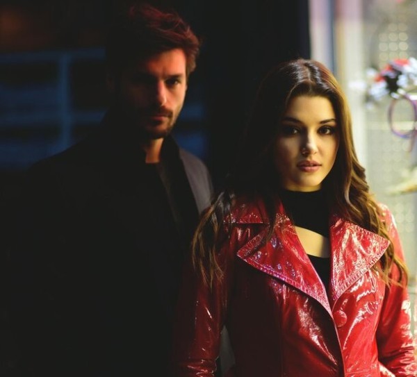 На KION вышел турецкий сериал «Кольцо» со звездой «Постучись в мою дверь» Ханде Эрчел