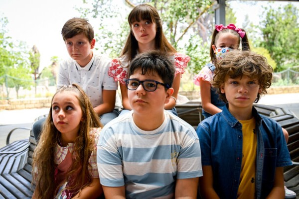 Дети остаются без надзора взрослых в трейлере семейной комедии «Детки в порядке» 