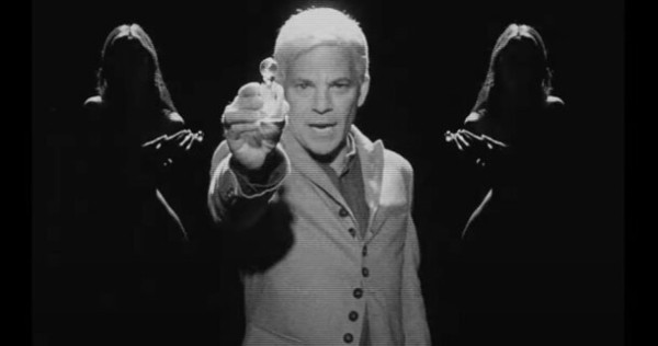 Стифен Дорфф продает сыворотку бессмертия в трейлере инди-фильма «Божественность»