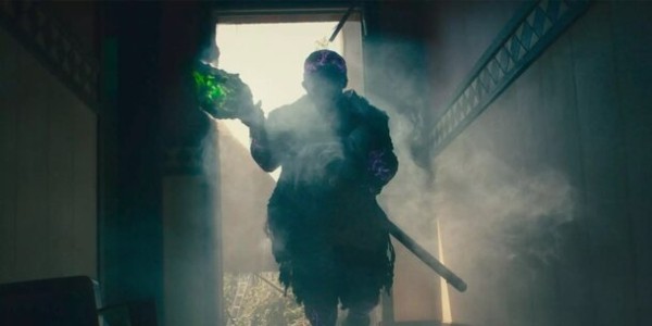 Питер Динклэйдж устраивает кровавую бойню в тизере ремейка «Токсичного мстителя»