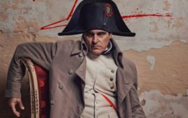 Крепкая работа Ридли Скотта: появились рецензии на фильм «Наполеон» с Хоакином Фениксом