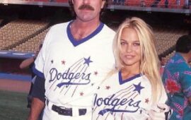 🔁🖼 Том Селлек и Памела Андерсон на бейсбольном стадионе. Лос-Анджелес, 1992 г. History …