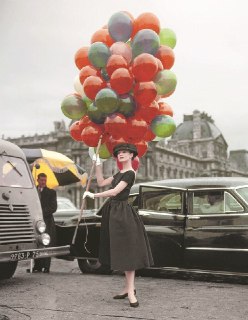 🔁🖼 Одри Хепбёрн на съёмках фильма "Забавная мордашка" в Париже, 1957 год. History HUB