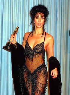 🔁🖼 Шер выиграла Оскар за лучшую актрису за роль в фильме «Удар луны», 1988 г. History HUB