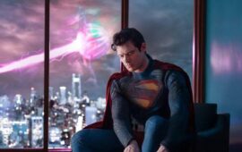 🖼 Первое официальное фото из нового «Супермена» Джеймса Ганна: Дэвид Коренсвет в…